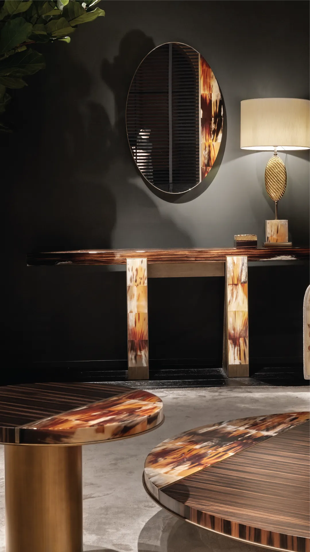 Arcahorn console, mirror and tables with horn marquetry